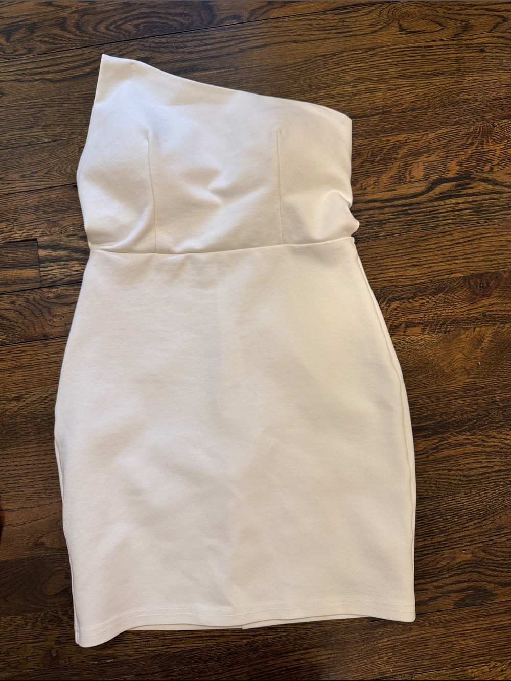 White Bodycon Dress sz xs w/ straps across back-built in boobs-mint condition